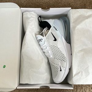 NEW Pair of Men’s Nike Air Max 270 Size 12